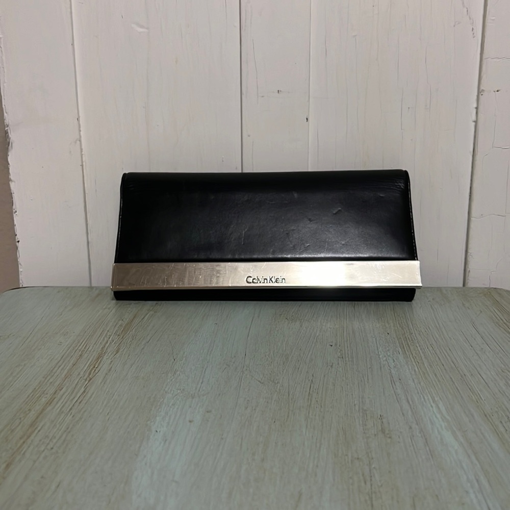 CALVIN KLEIN CLUTCH